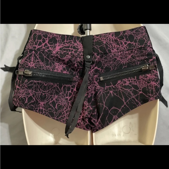 lip service shorts - Picture 2 of 3